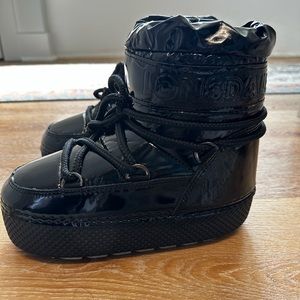 Snow Boots
